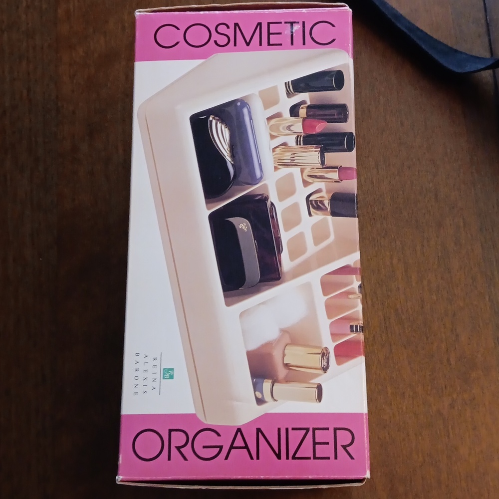 Burtch Reina Alexis Barone Cosmetic Organizer - Cream